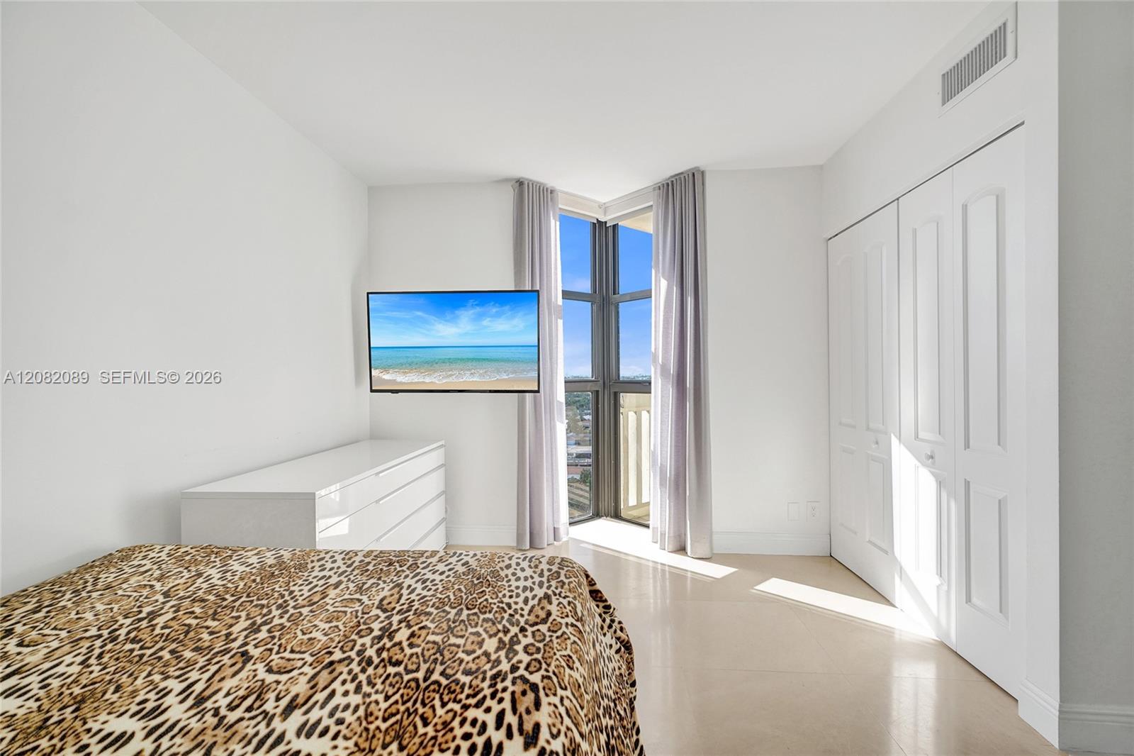 1000 E Island Boulevard