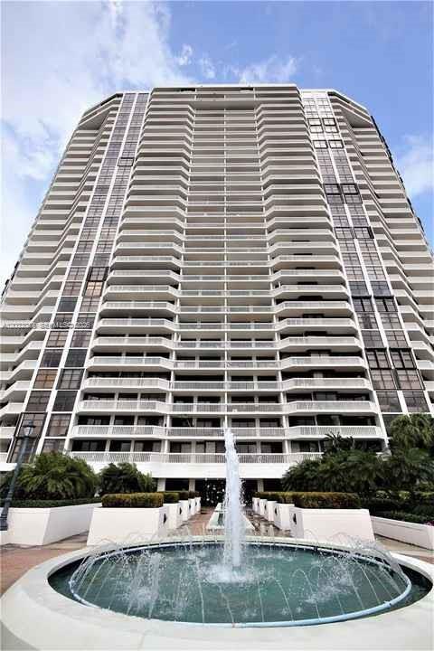 1000 E Island Boulevard