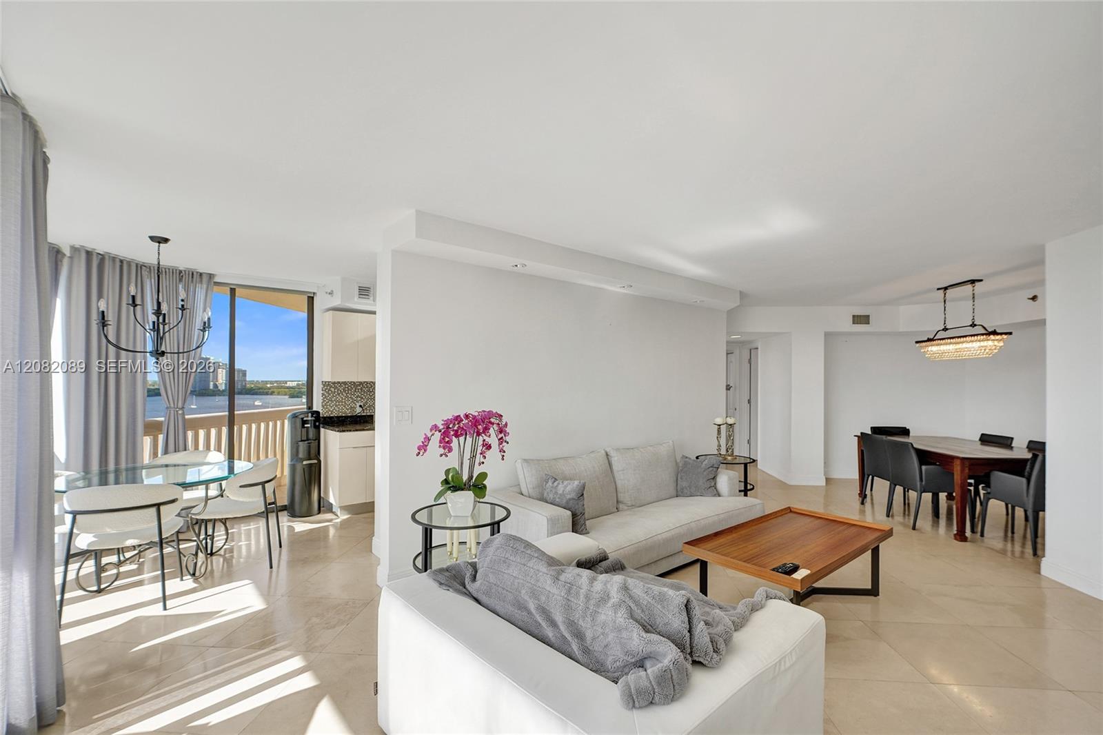 1000 E Island Boulevard