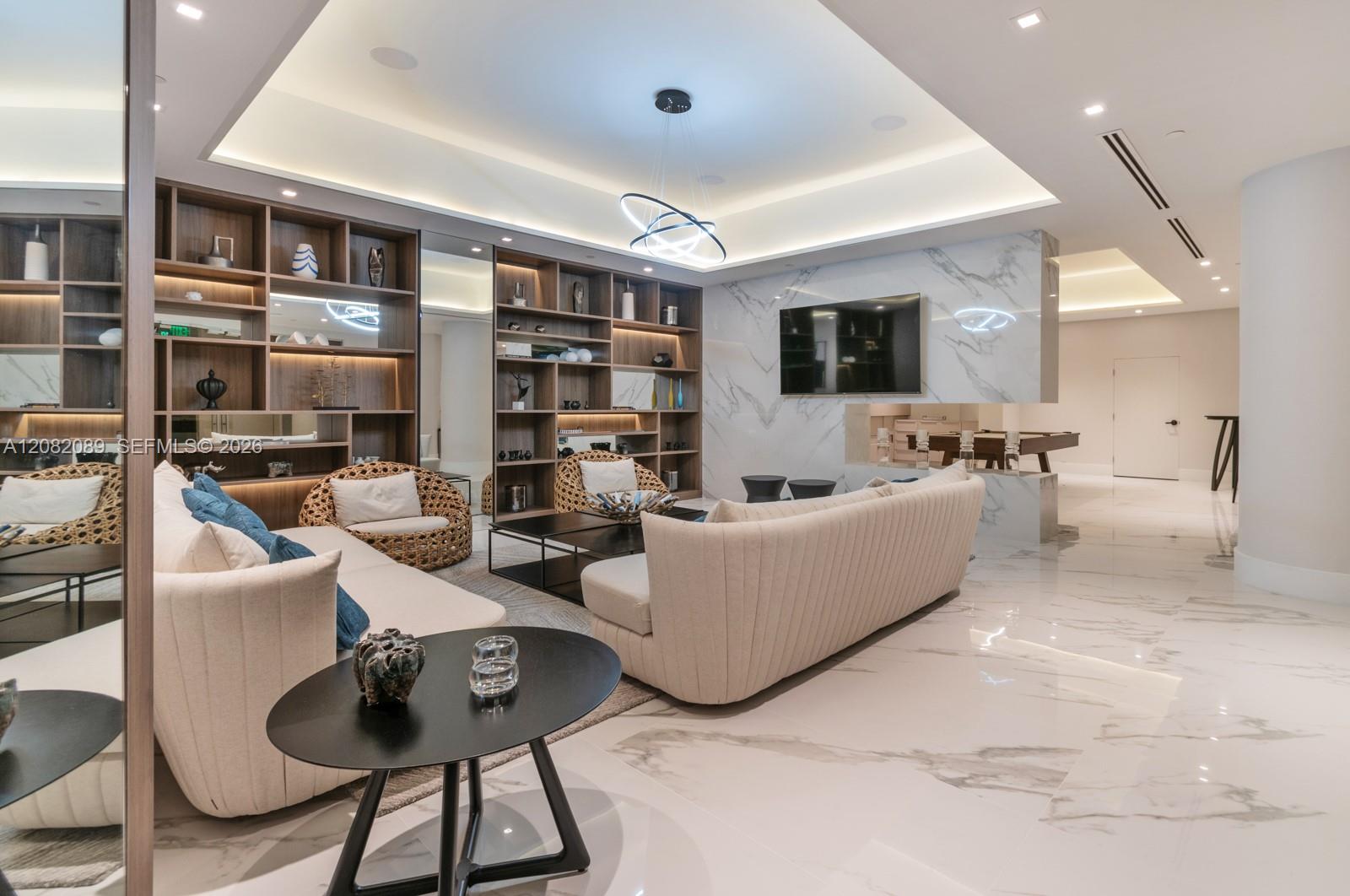 1000 E Island Boulevard
