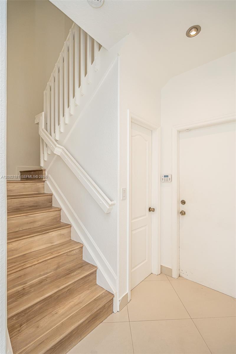 7670 NW 113th Path