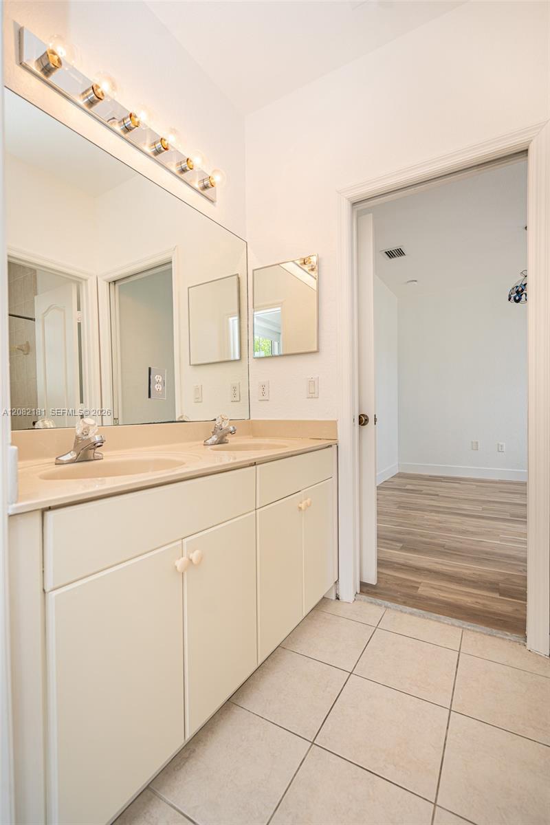 7670 NW 113th Path