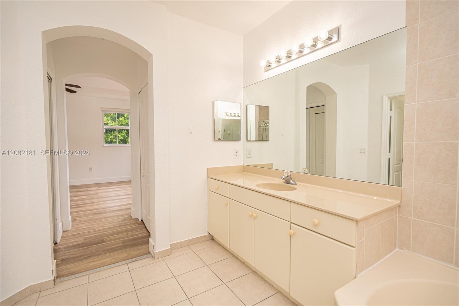 7670 NW 113th Path