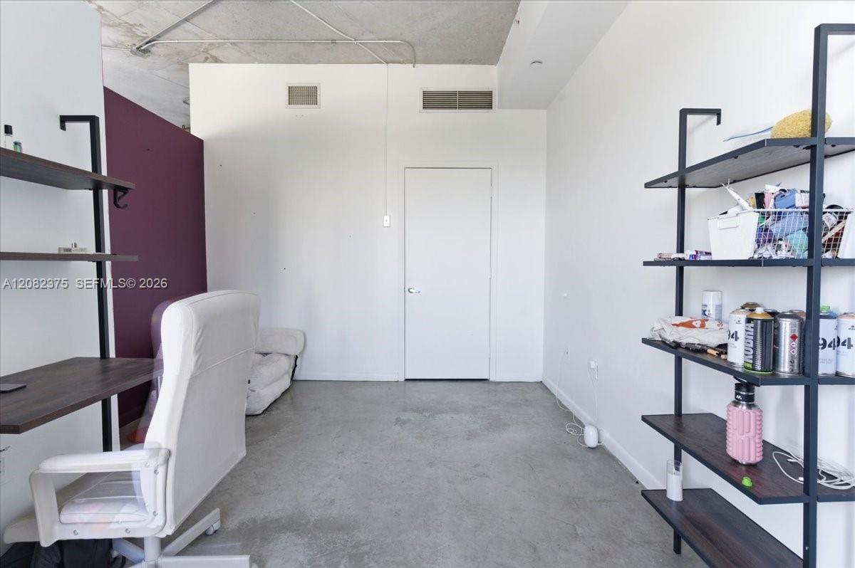 10 S River Drive gallery image #11