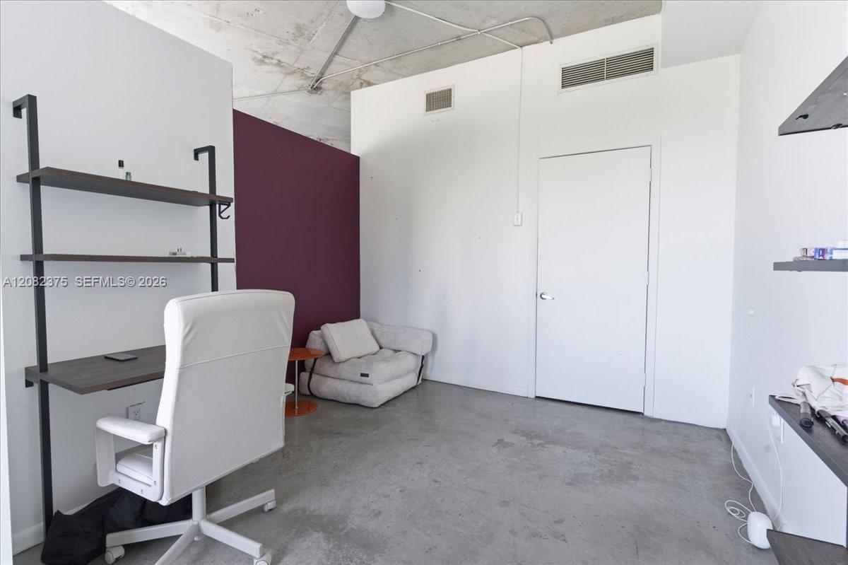 10 S River Drive gallery image #13