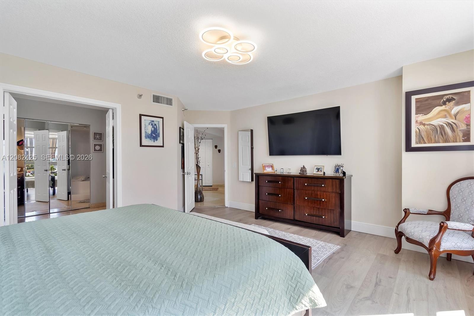 3500 Mystic Pointe Drive