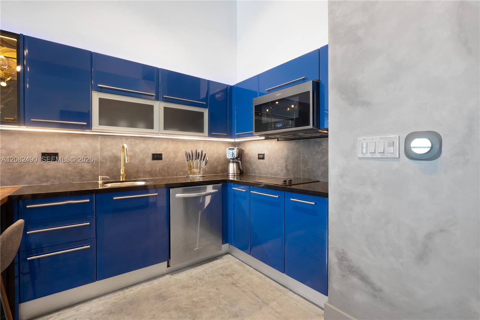 253 NE 2nd Street