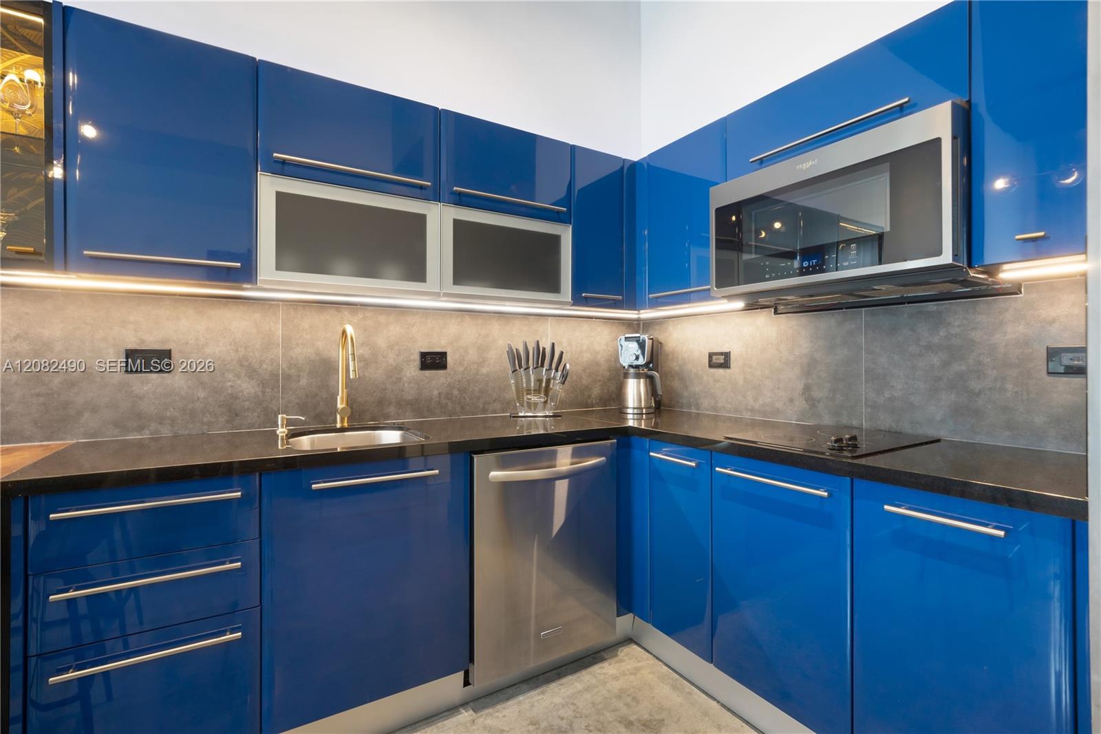 253 NE 2nd Street