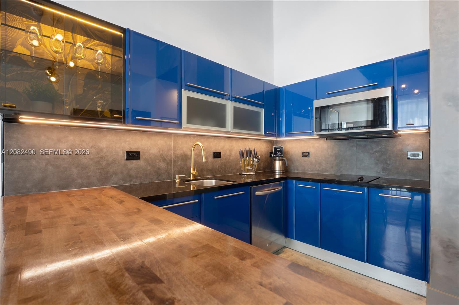 253 NE 2nd Street