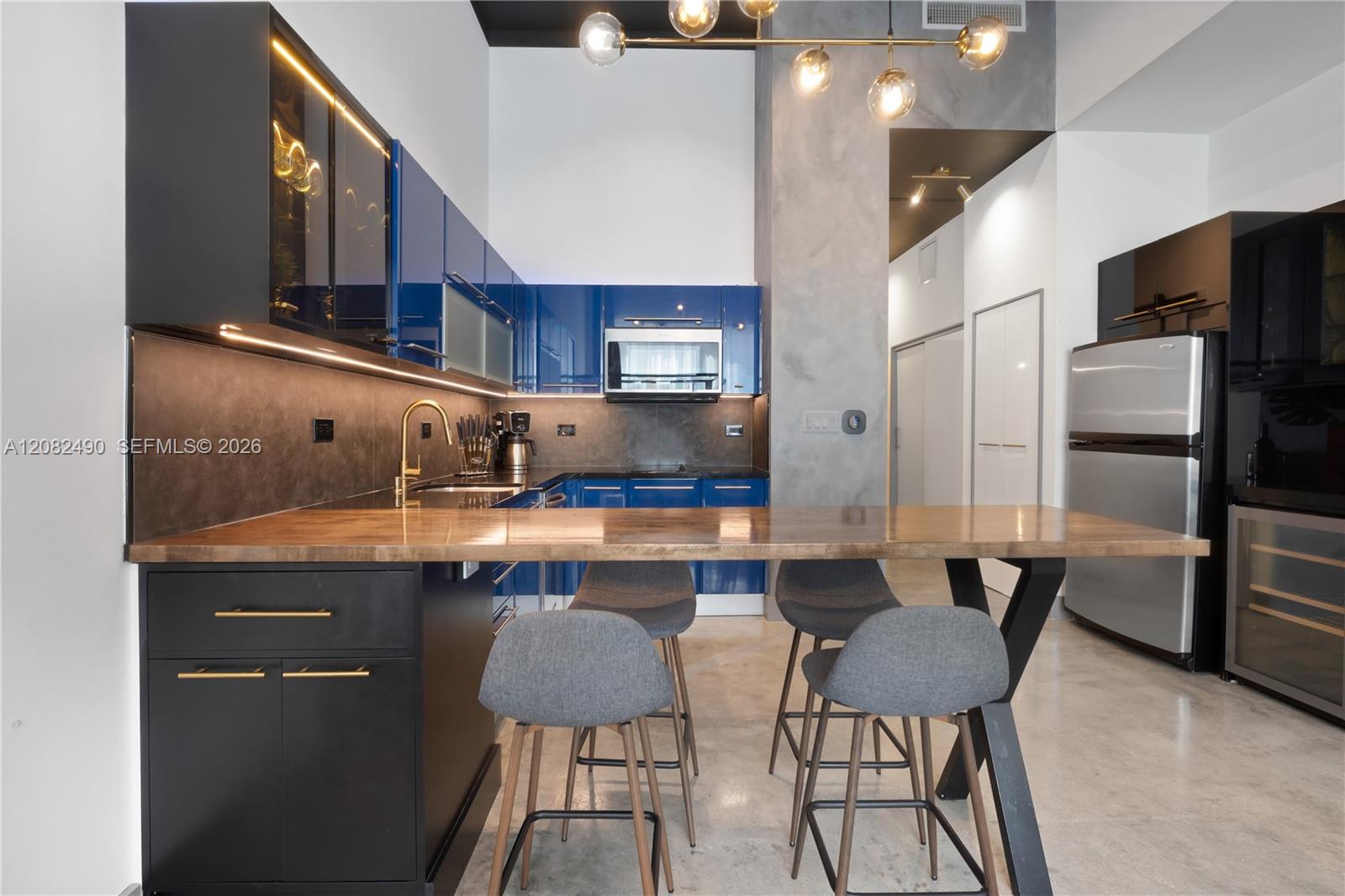 253 NE 2nd Street