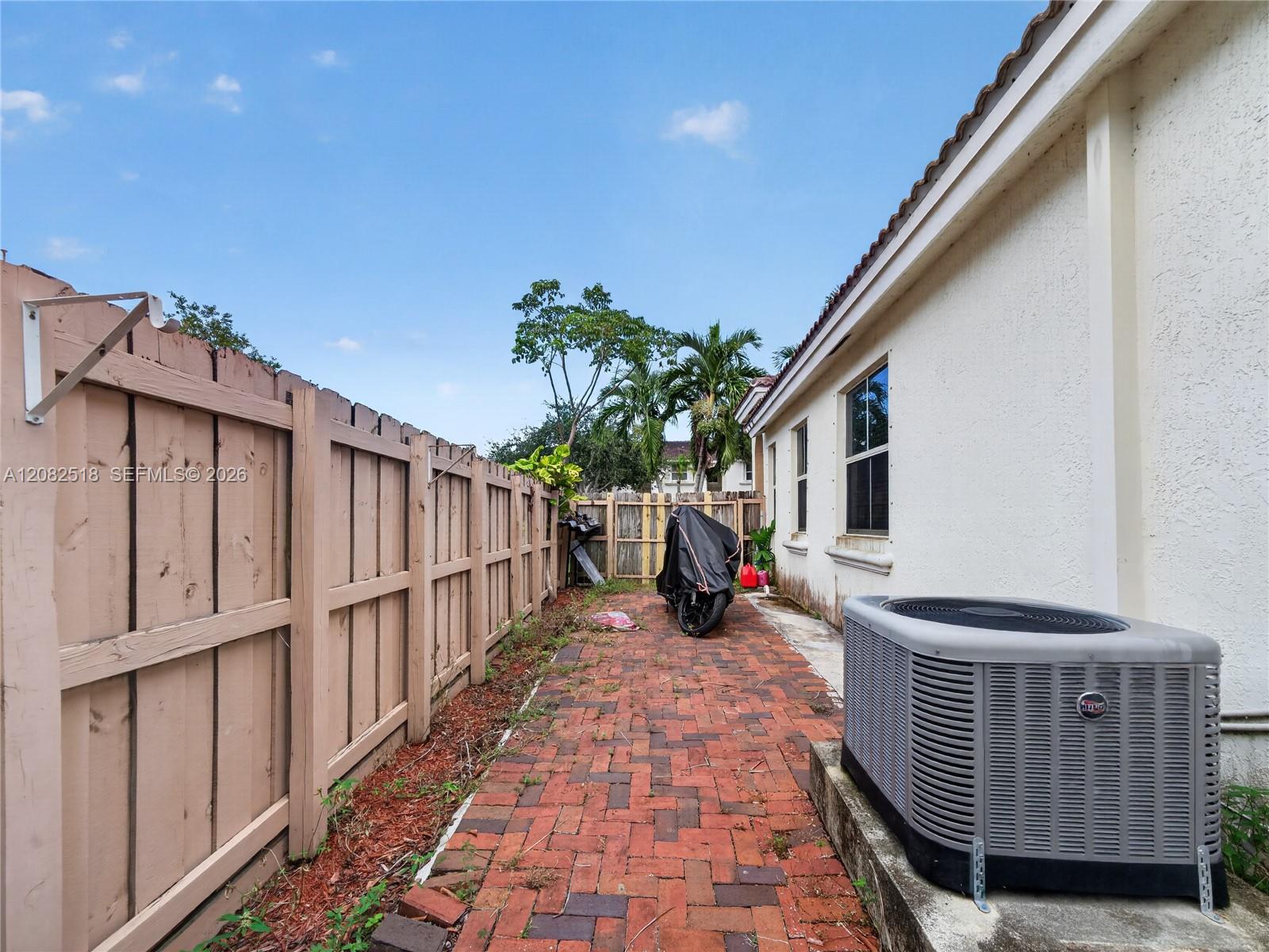 1030 NE 42nd Terrace