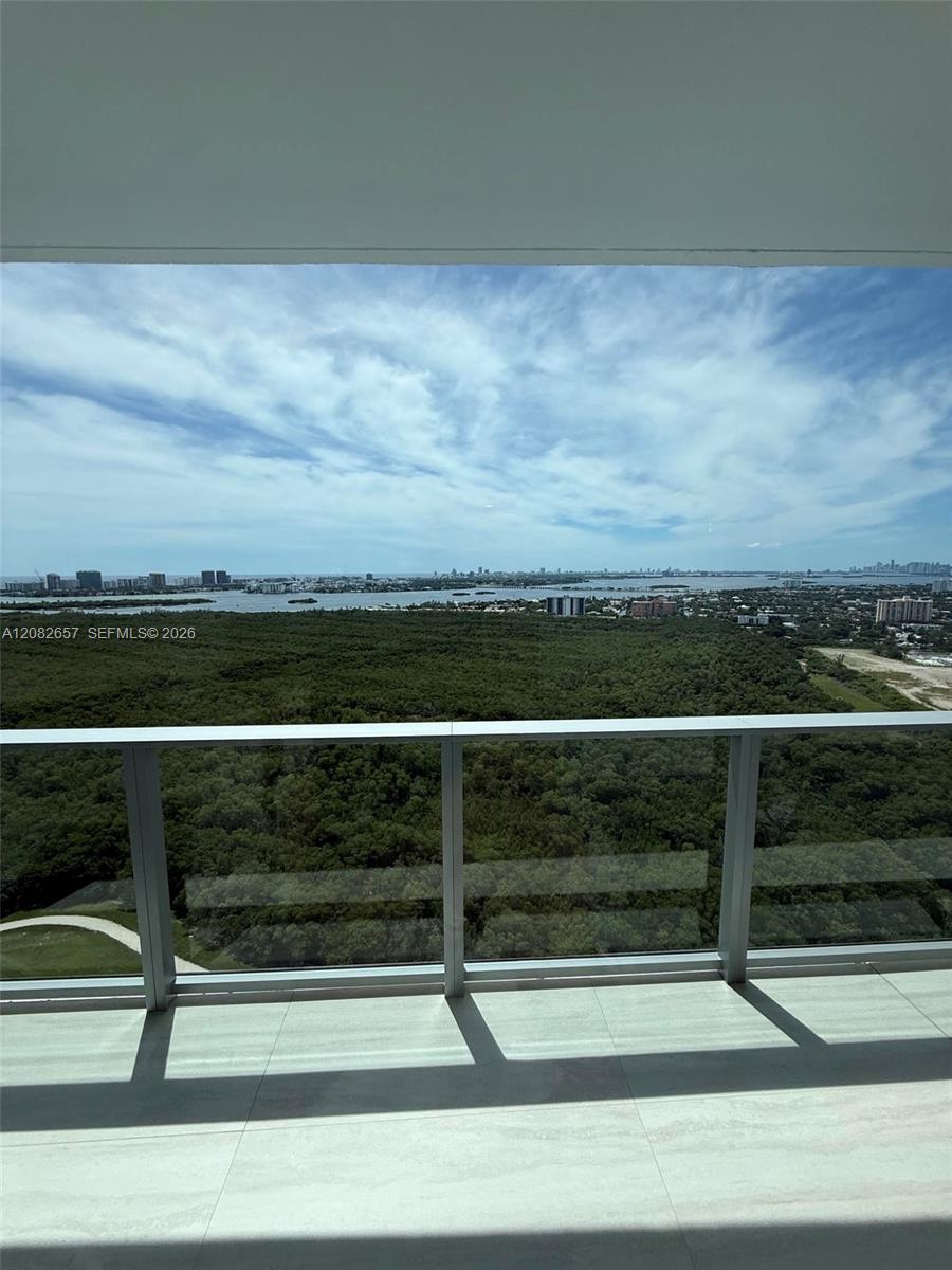2411 Laguna Circle
