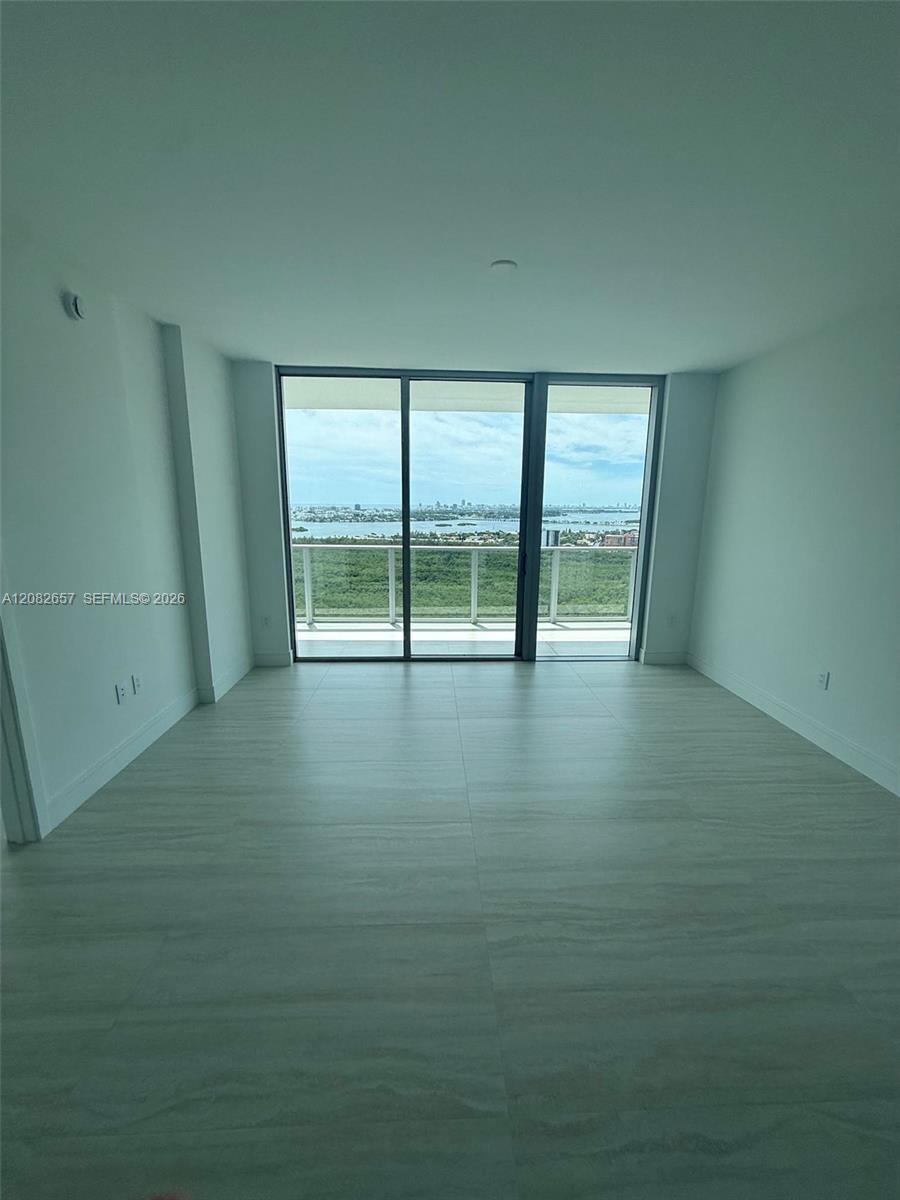 2411 Laguna Circle