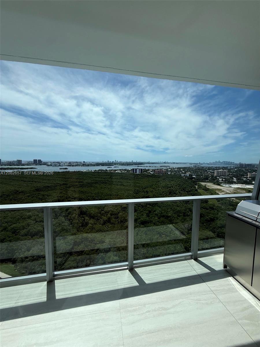 2411 Laguna Circle