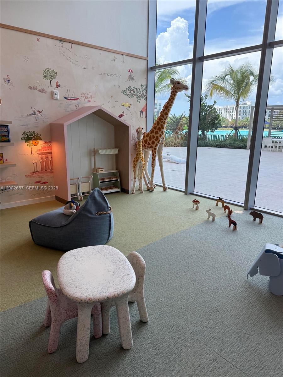 2411 Laguna Circle