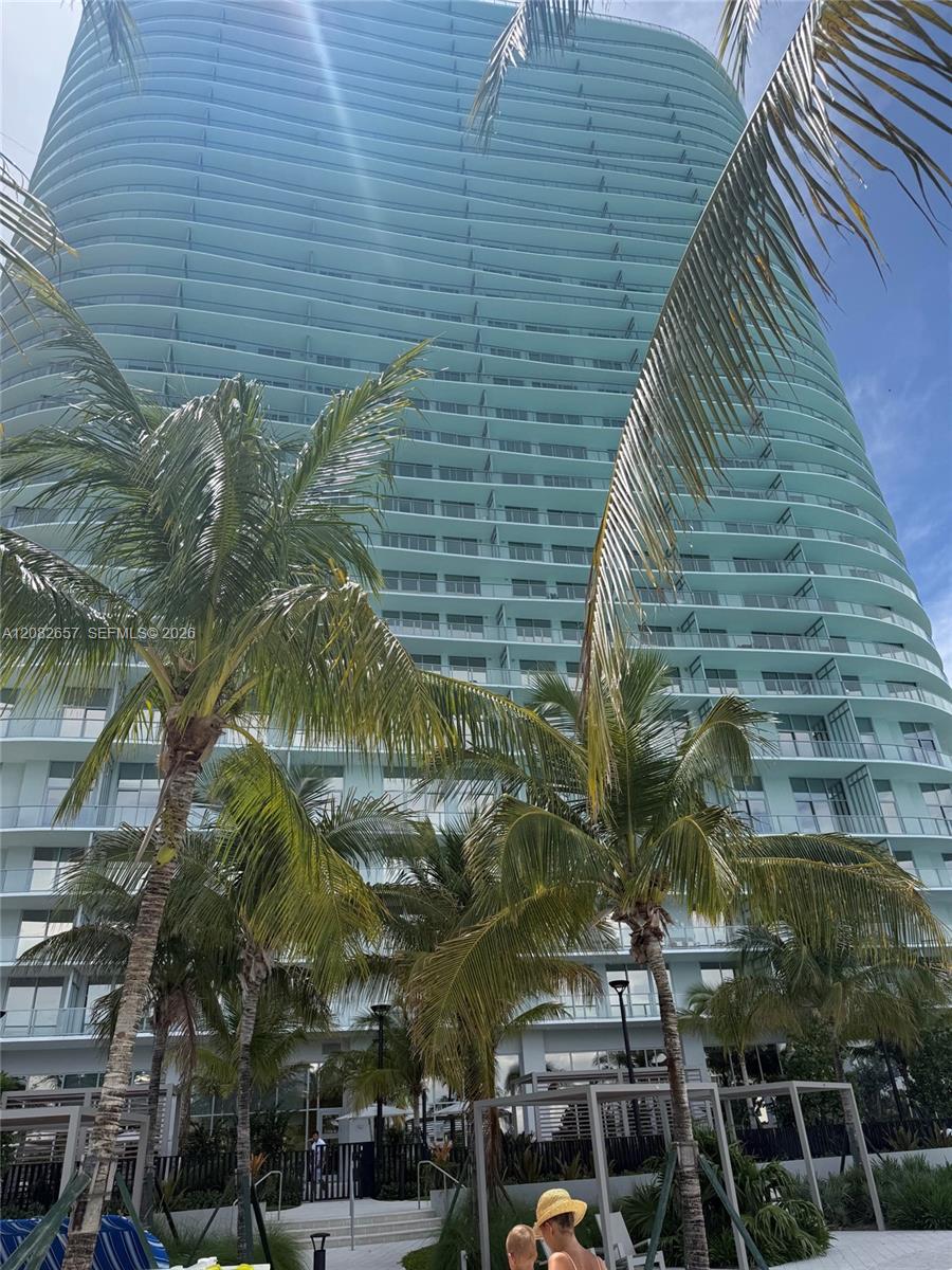 2411 Laguna Circle