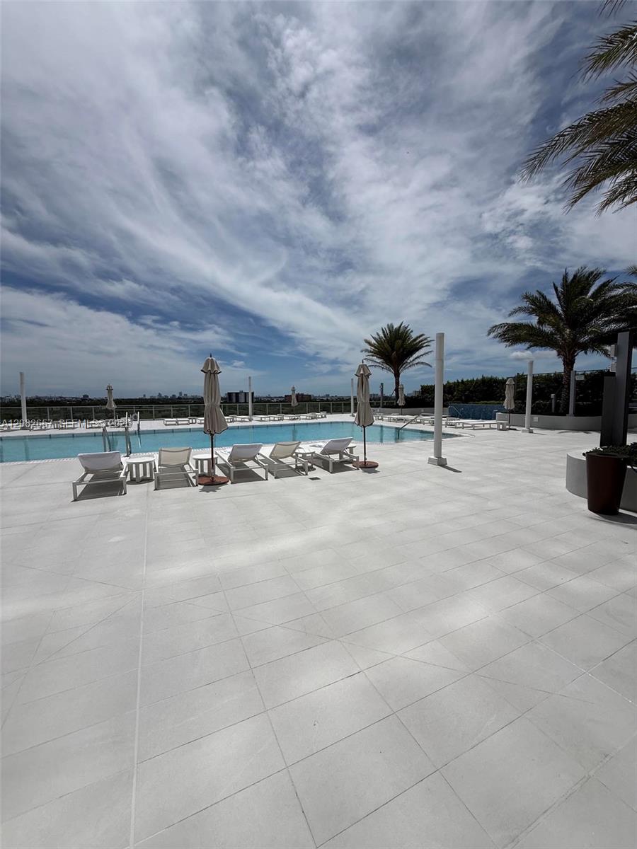 2411 Laguna Circle