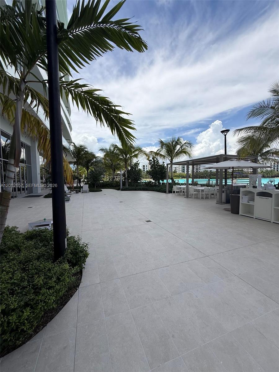 2411 Laguna Circle