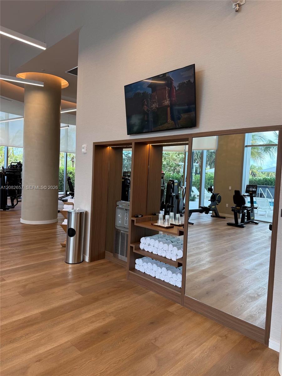 2411 Laguna Circle
