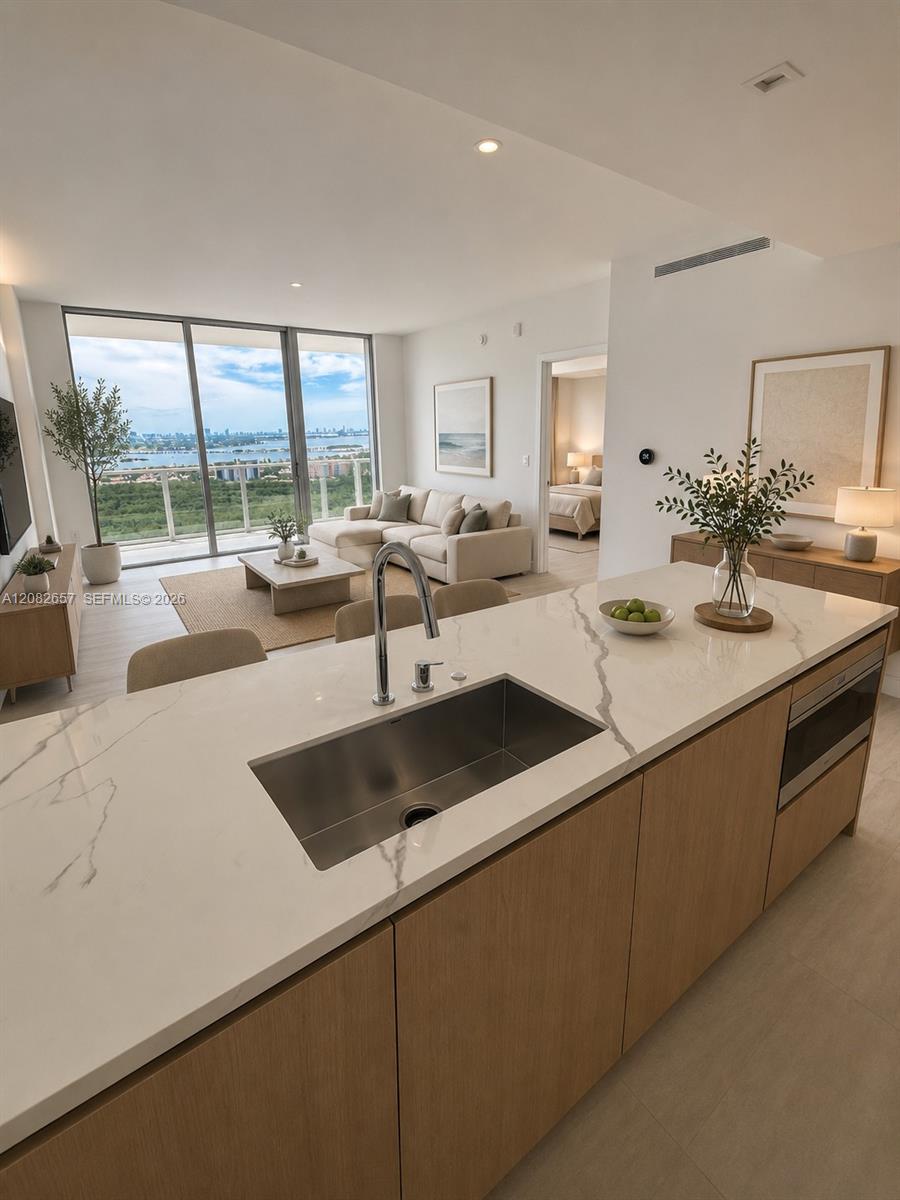 2411 Laguna Circle