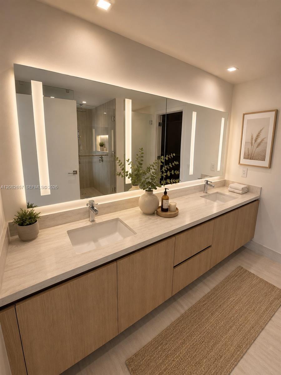 2411 Laguna Circle