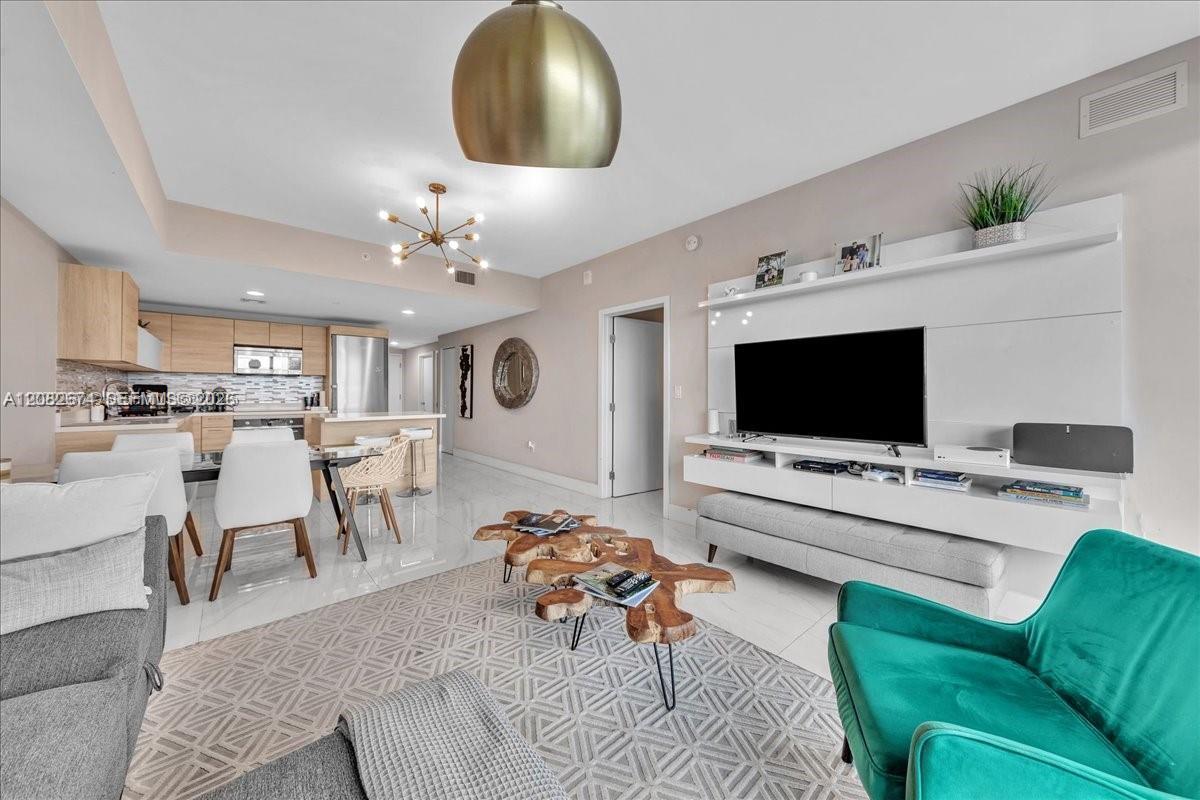 16385 Biscayne