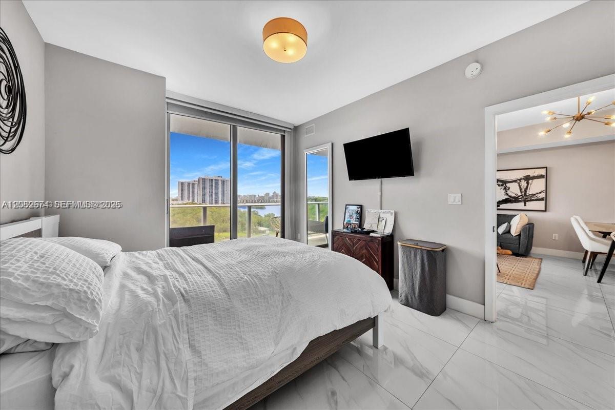 16385 Biscayne