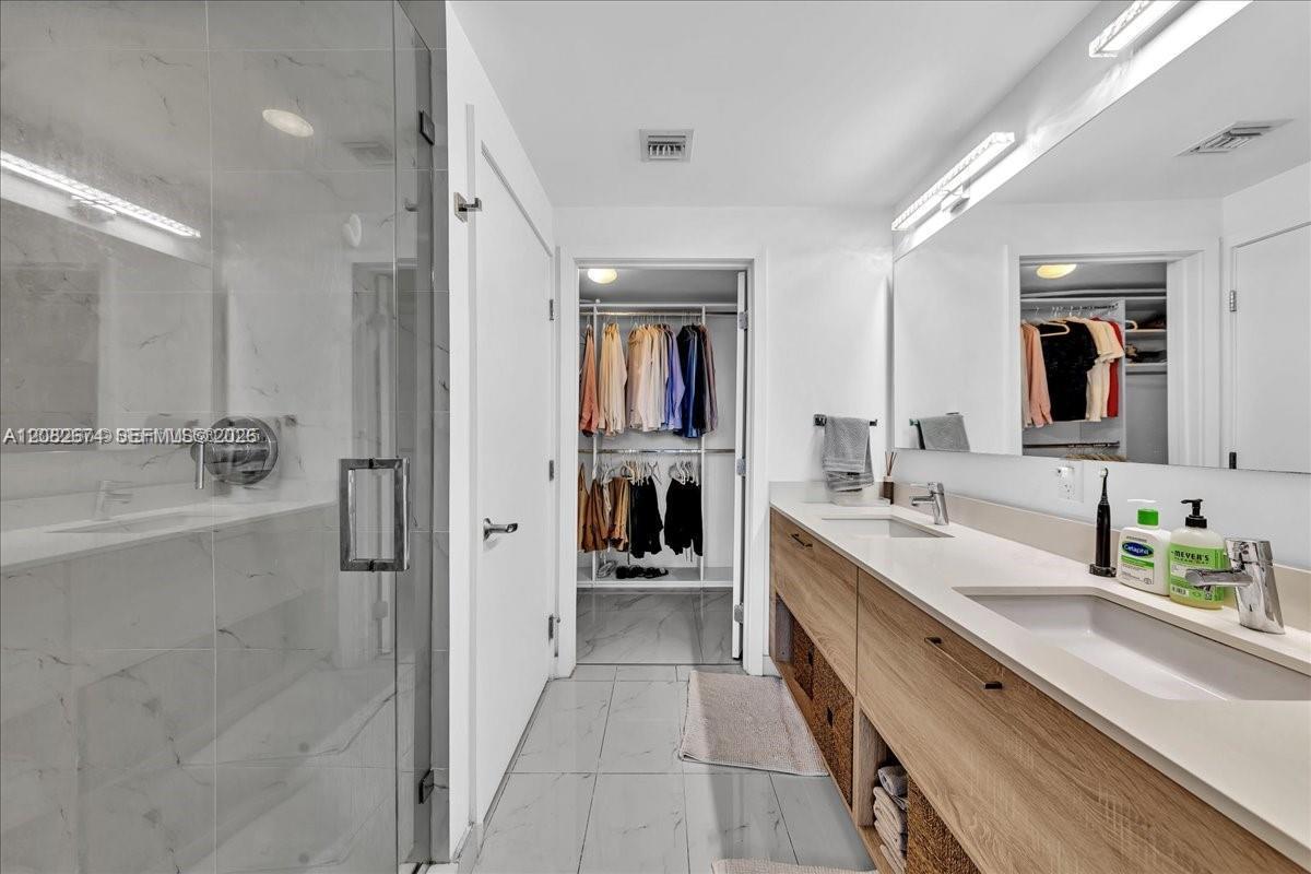 16385 Biscayne