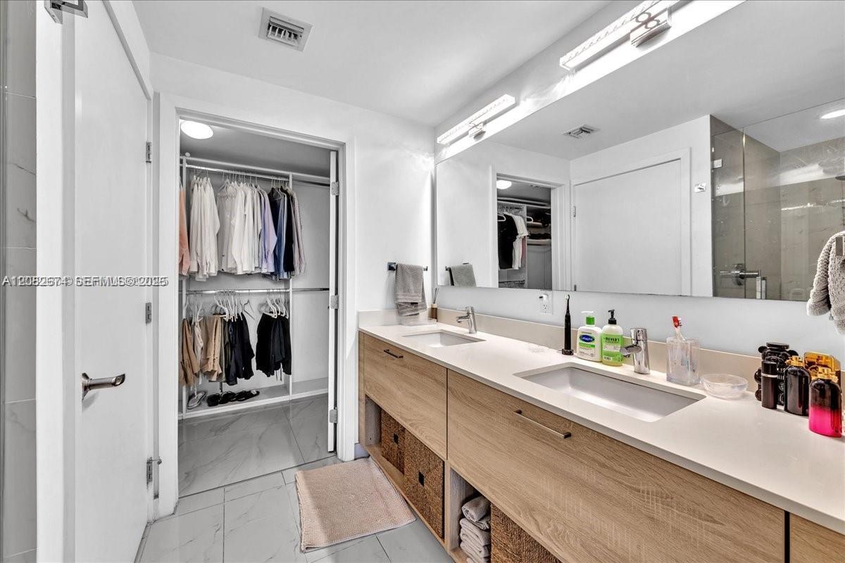 16385 Biscayne