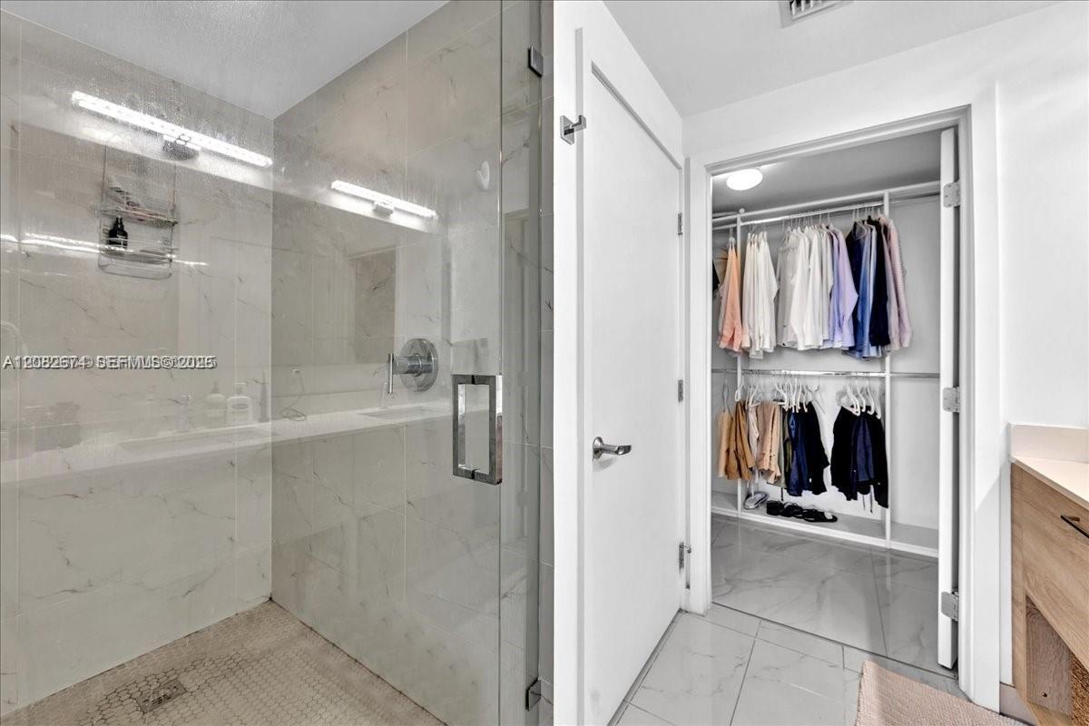 16385 Biscayne