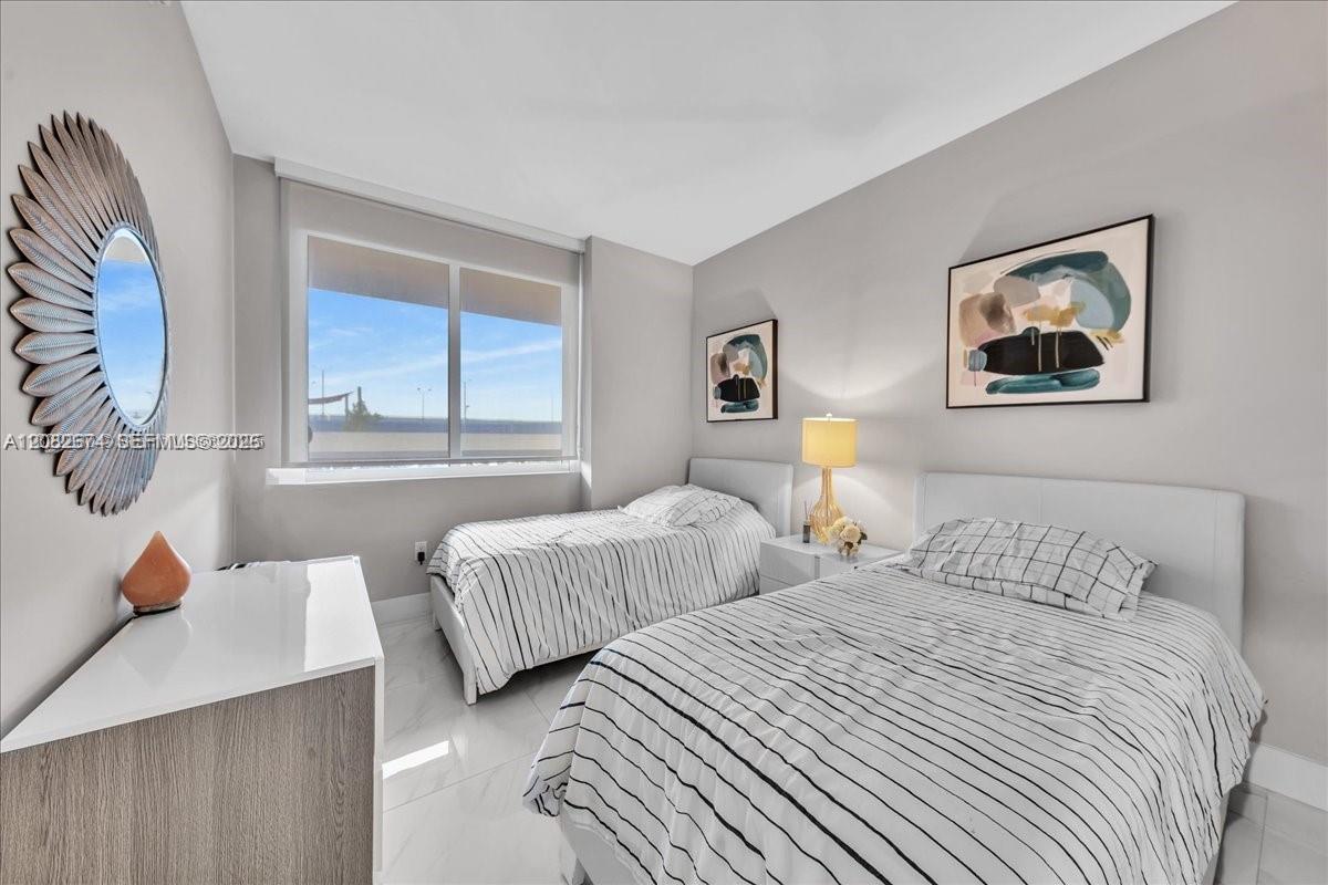 16385 Biscayne