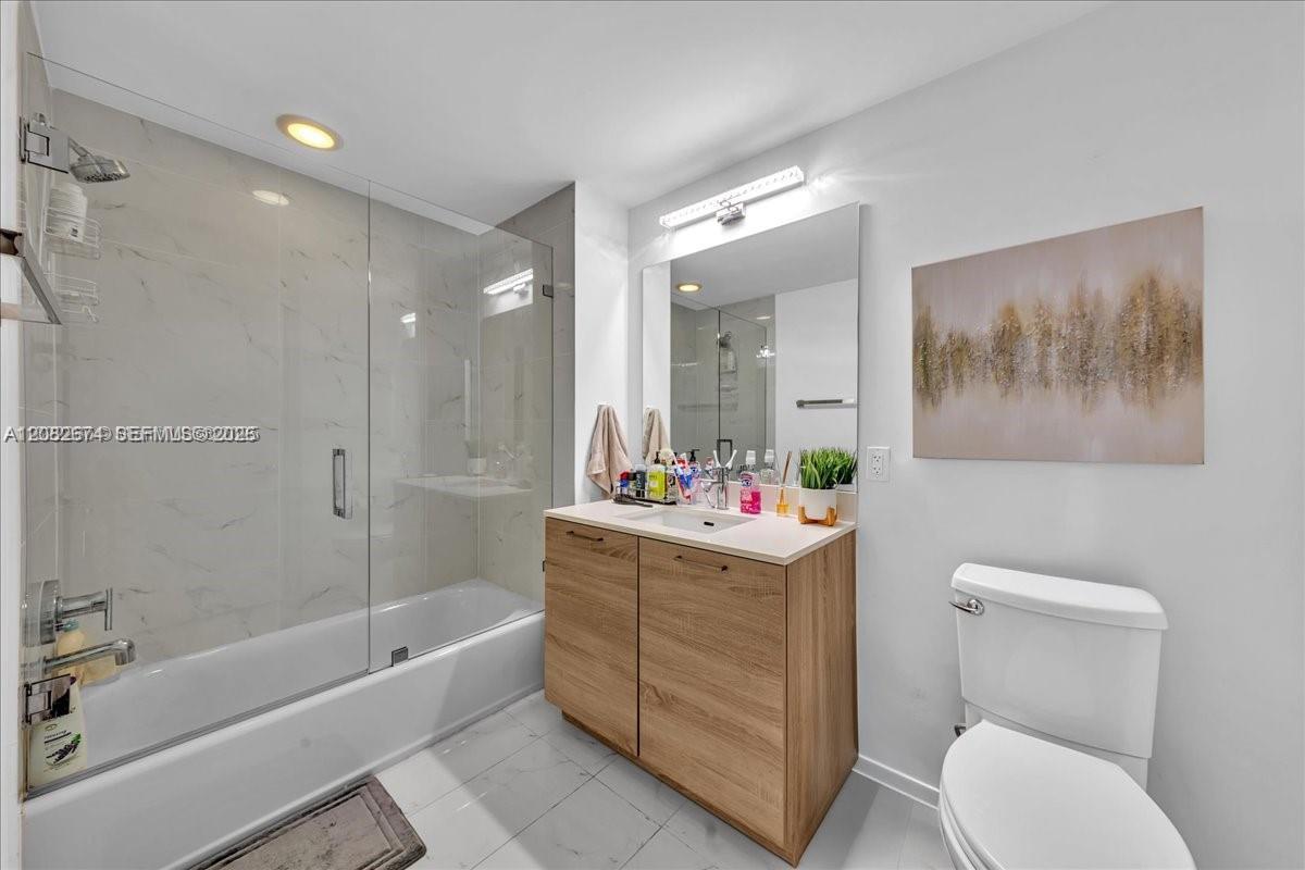 16385 Biscayne