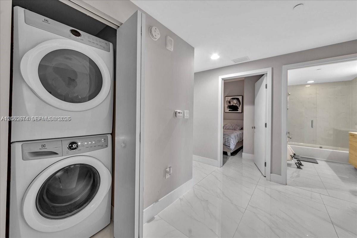 16385 Biscayne