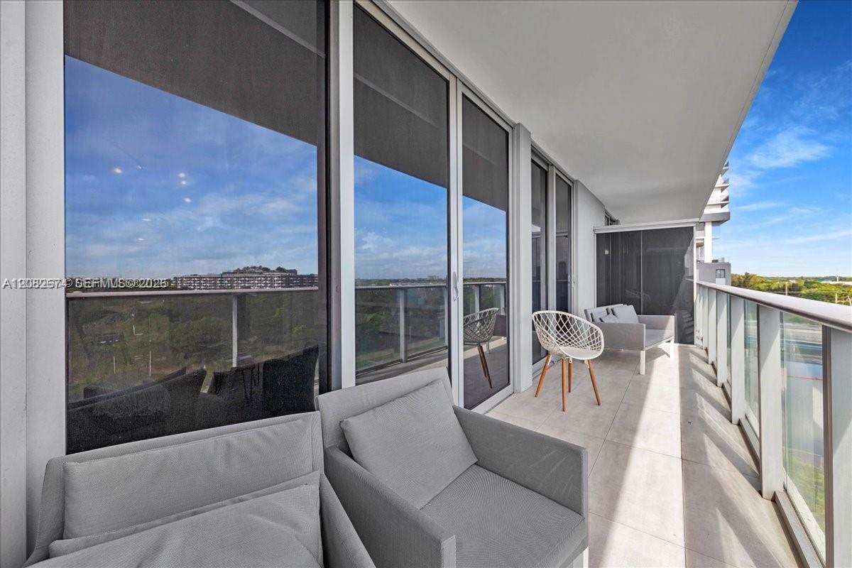 16385 Biscayne