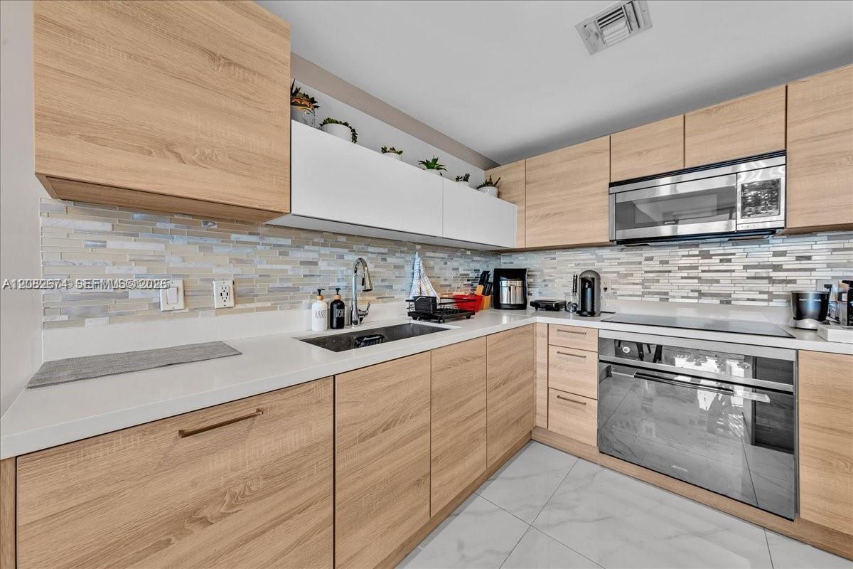 16385 Biscayne