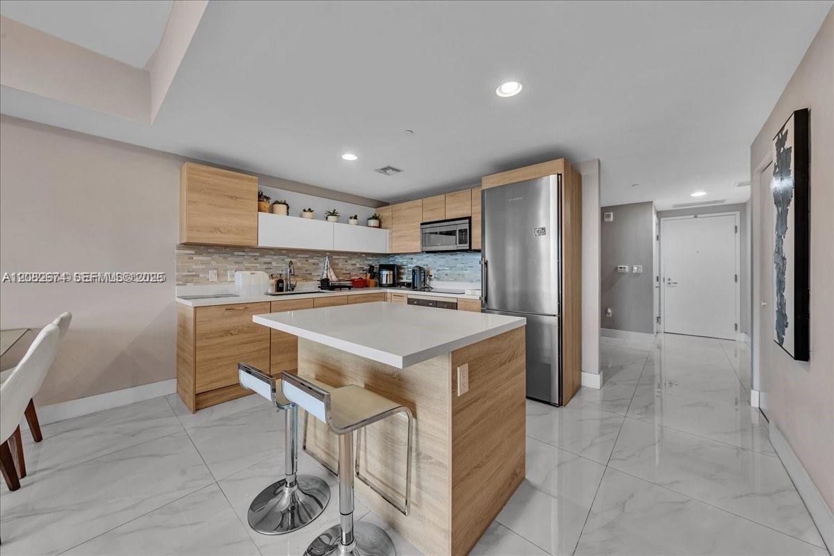 16385 Biscayne