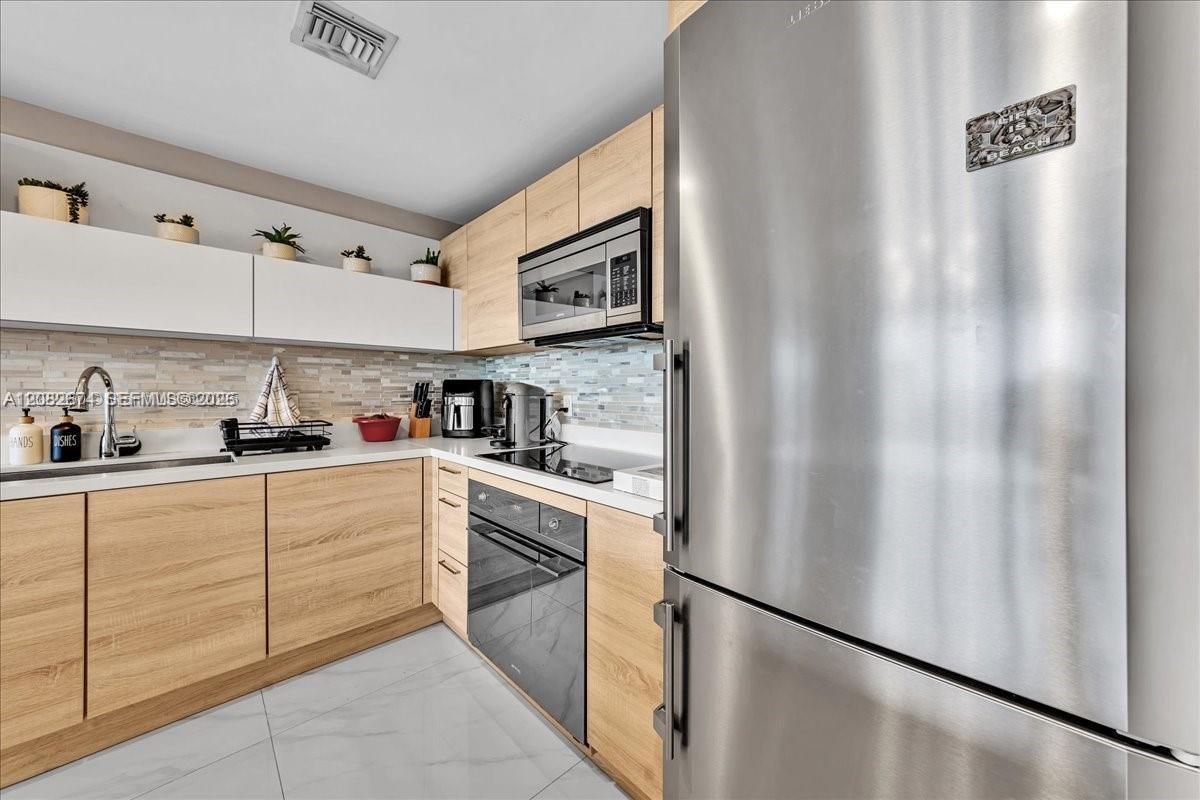 16385 Biscayne
