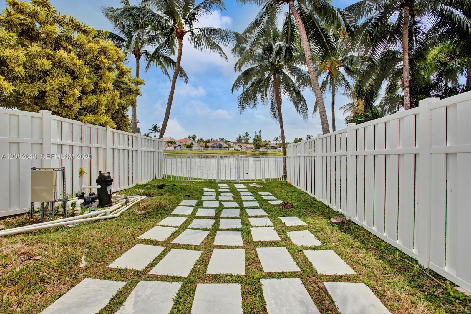 3432 SW 49th Street