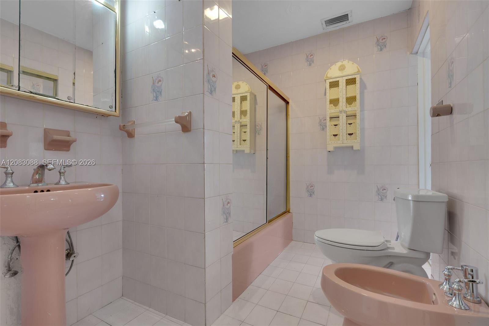 615 SW 62nd Court