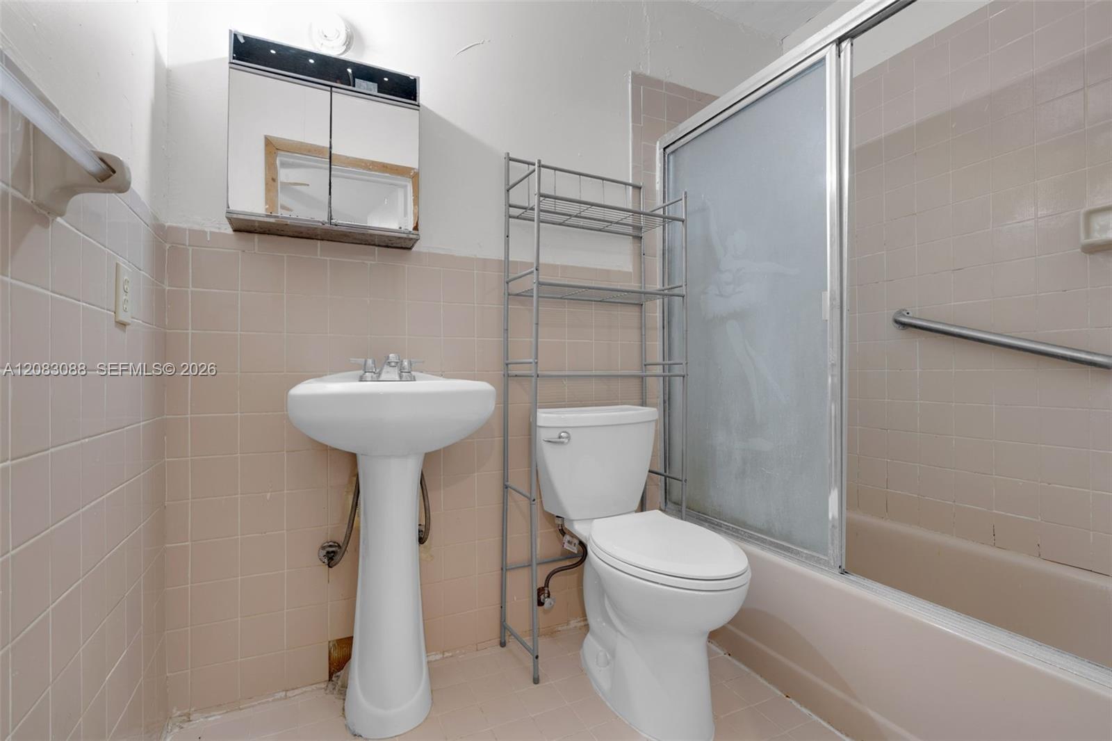 615 SW 62nd Court