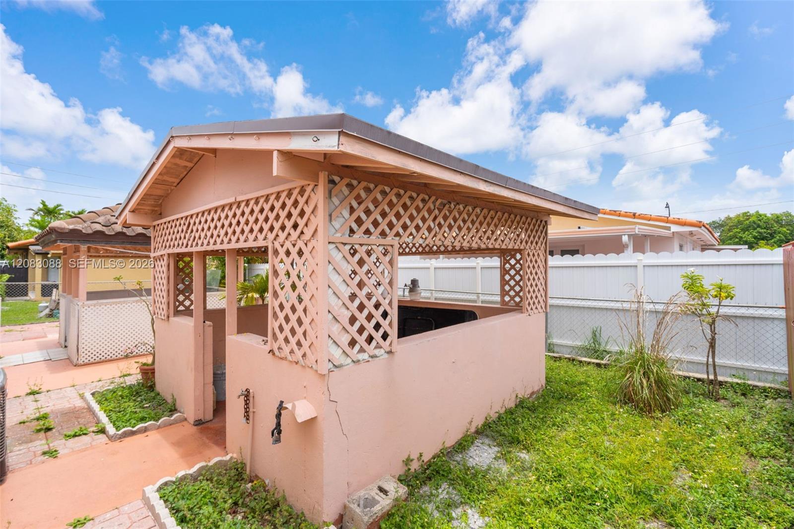615 SW 62nd Court