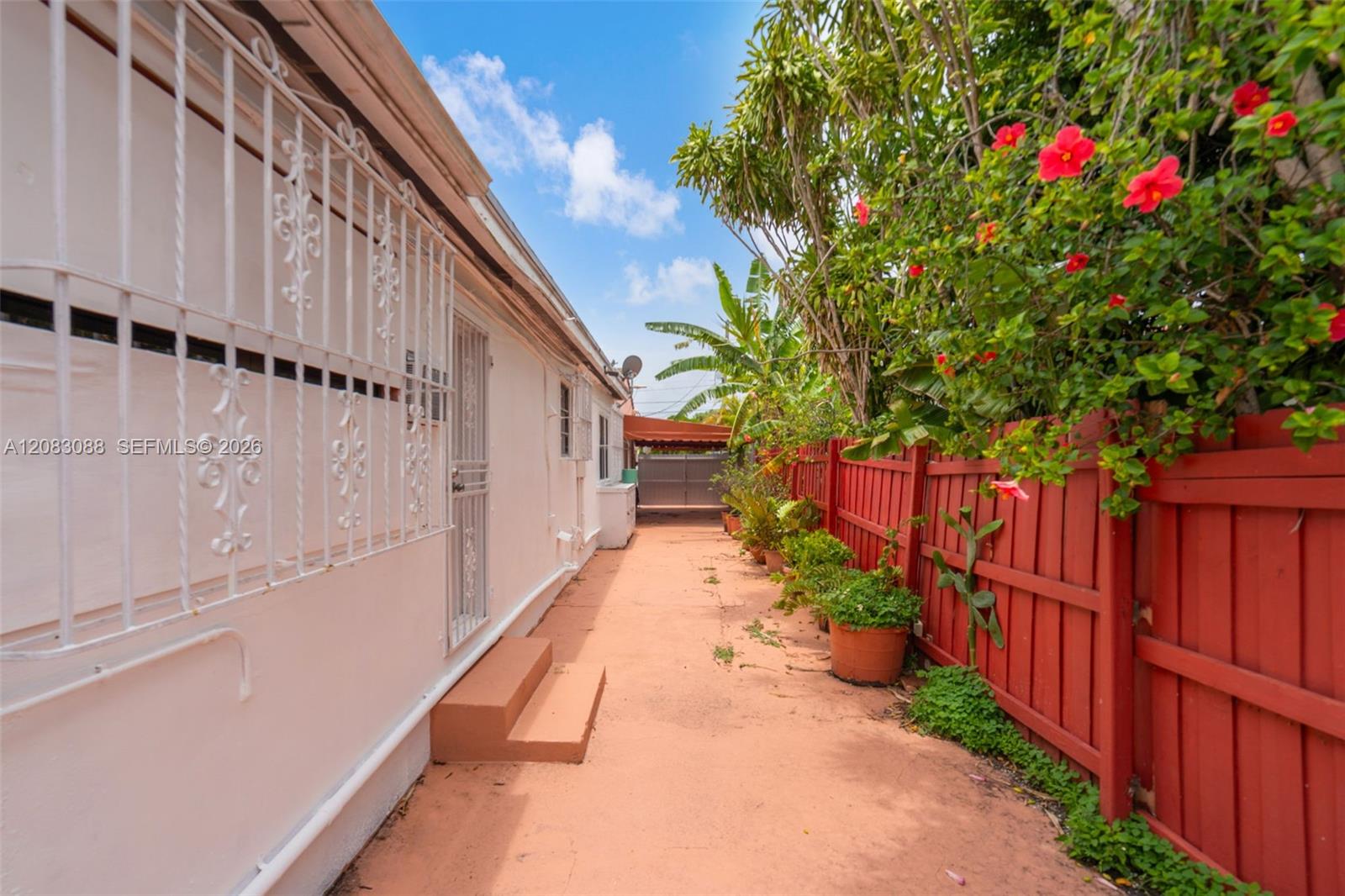 615 SW 62nd Court