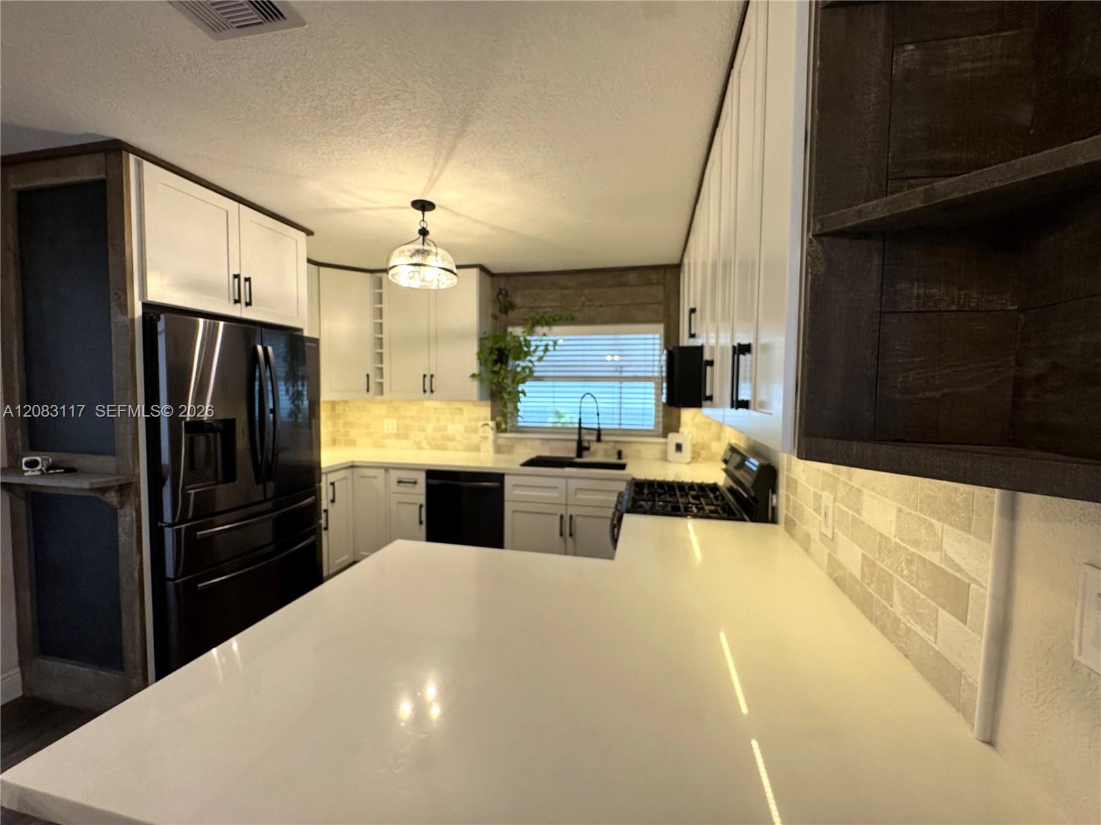 1160 W 33rd Place