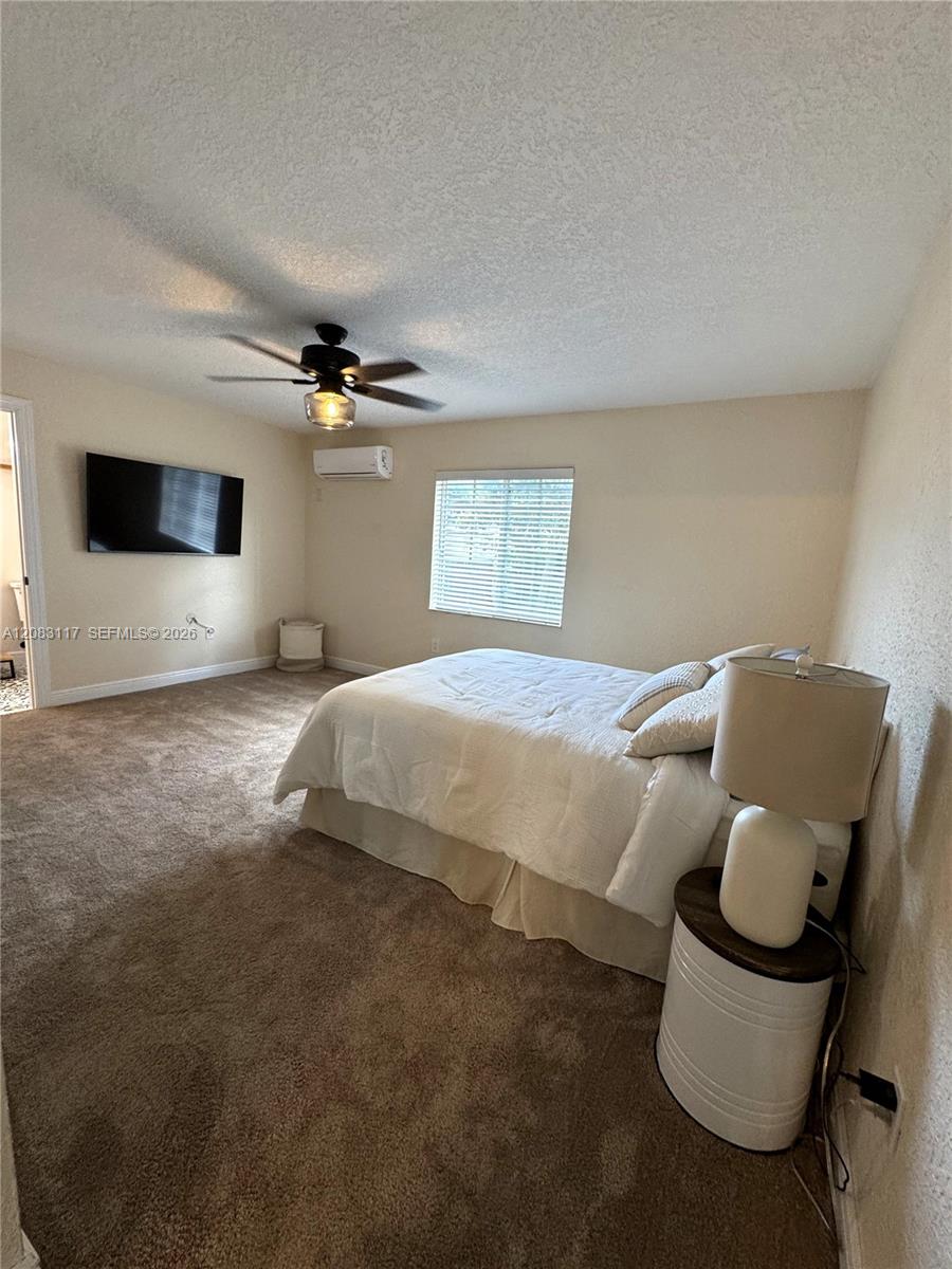 1160 W 33rd Place