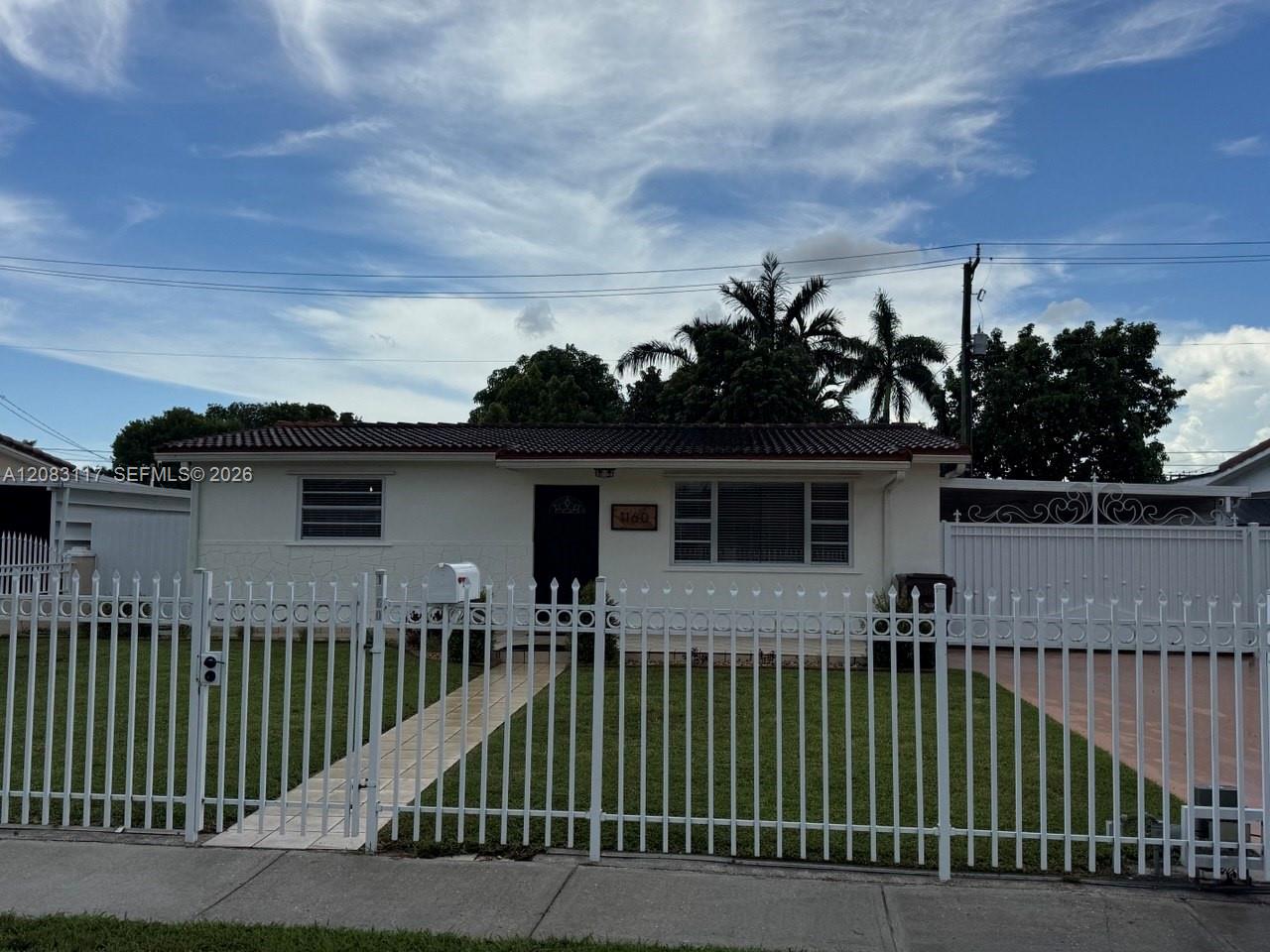 1160 W 33rd Place