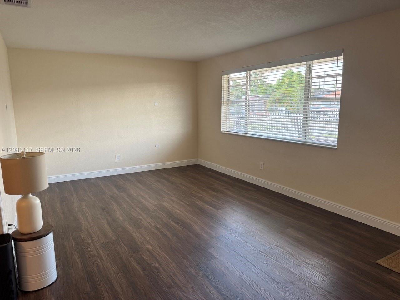 1160 W 33rd Place