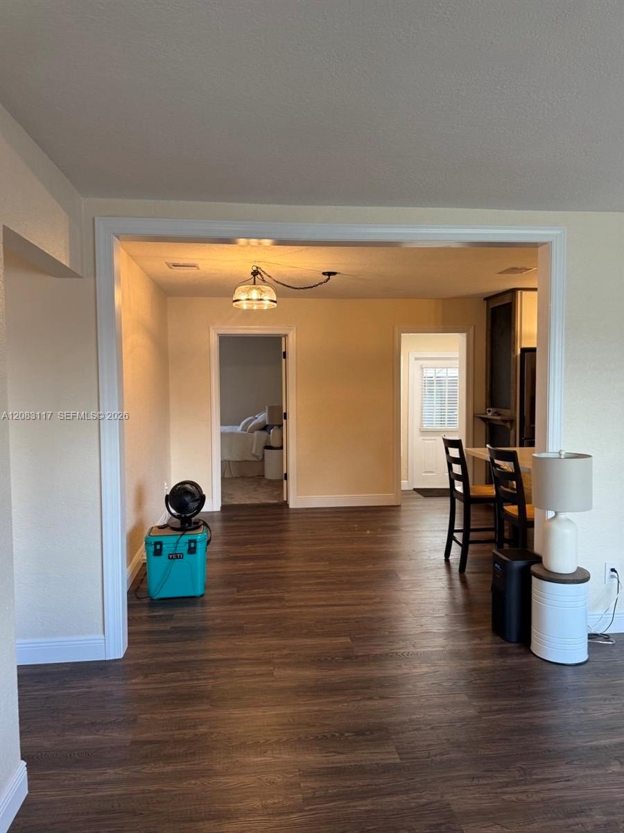 1160 W 33rd Place
