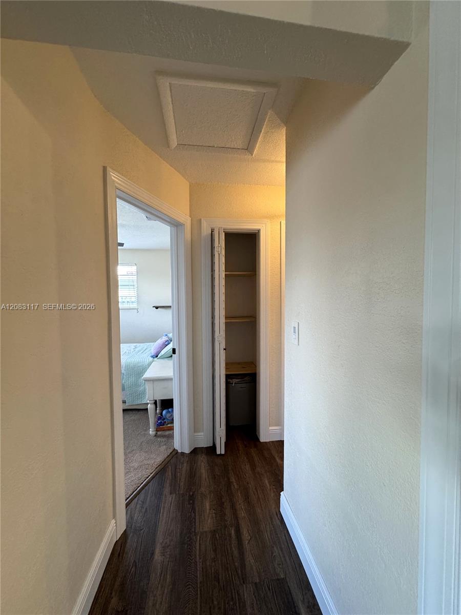 1160 W 33rd Place