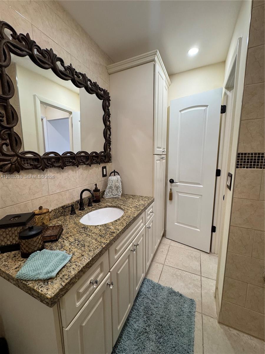 3922 NE 166th Street