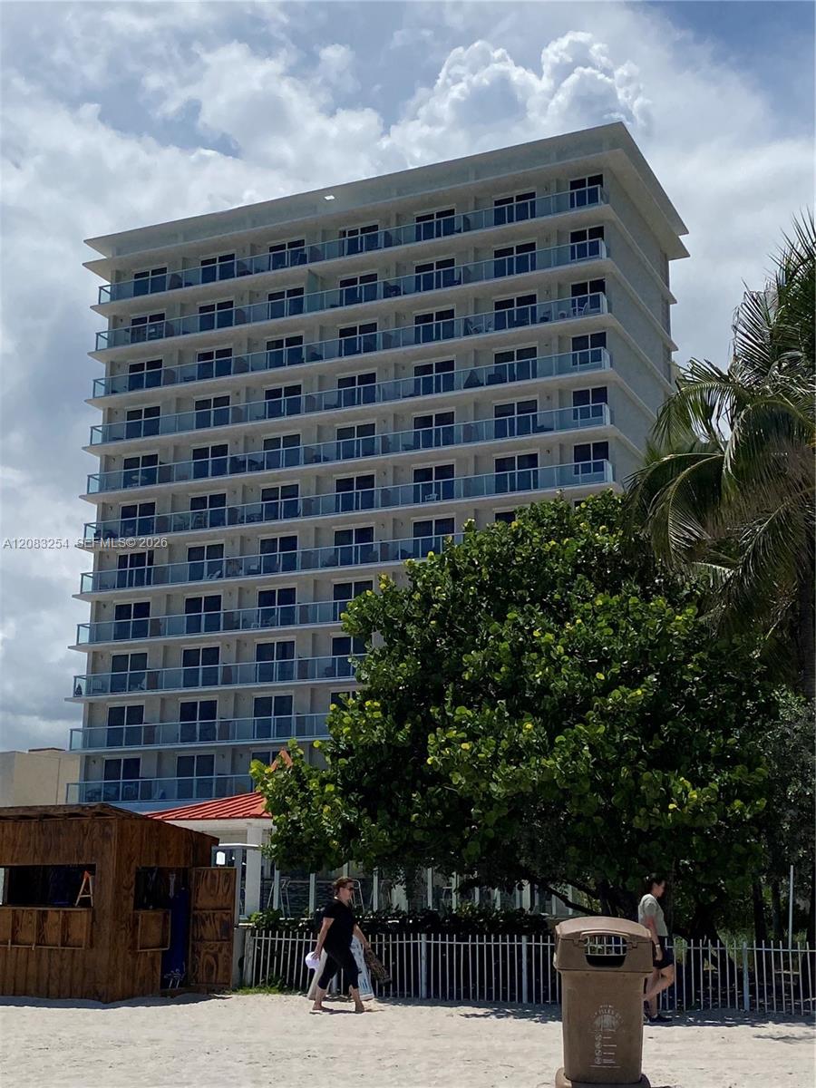 19201 Collins Avenue